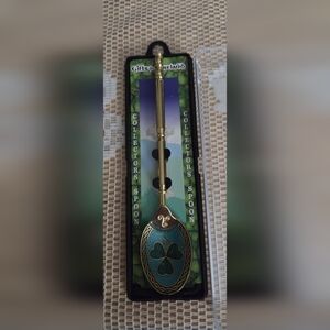 Collector Souvenir Spoon from Ireland. Measures about 5" long.